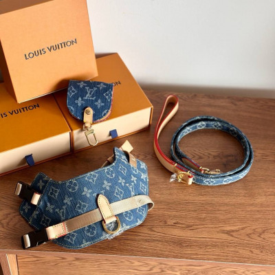 Шлейка с поводком Louis Vuitton для собаки (18402)