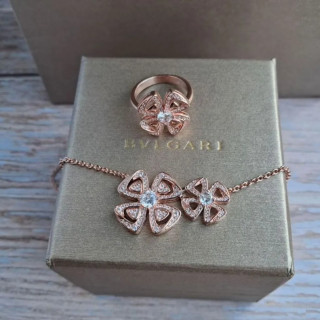 Комплект из 2-х украшений Bvlgari Fiоrеvеr (16604)