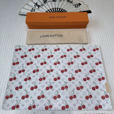Коврик на письменный стол Louis Vuitton 42*57 см (17606)