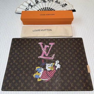 Коврик на письменный стол Louis Vuitton 42*57 см (17619)
