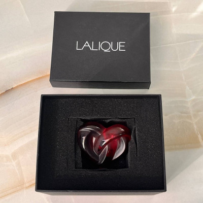 Скульптура Lalique "Соединенные сердца" красная 7х6 см (15039)