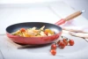 Чугунная эмалированная сковорода с деревянной ручкой, 26 см, Le Creuset (14240)