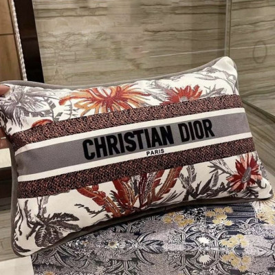 Подушка декоративная Christian Dior 42*26см (15243)