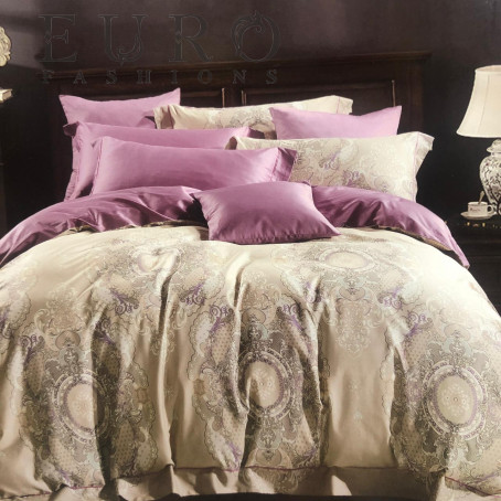 Постельное белье Roberto Cavalli (10645) Комплект постельного белья из коллекции Roberto Cavalli Home для двуспальной кровати. Основной цвет - черно-золотой
