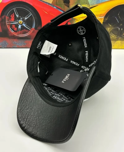 Бейсболка Fendi черная с лого (14453)